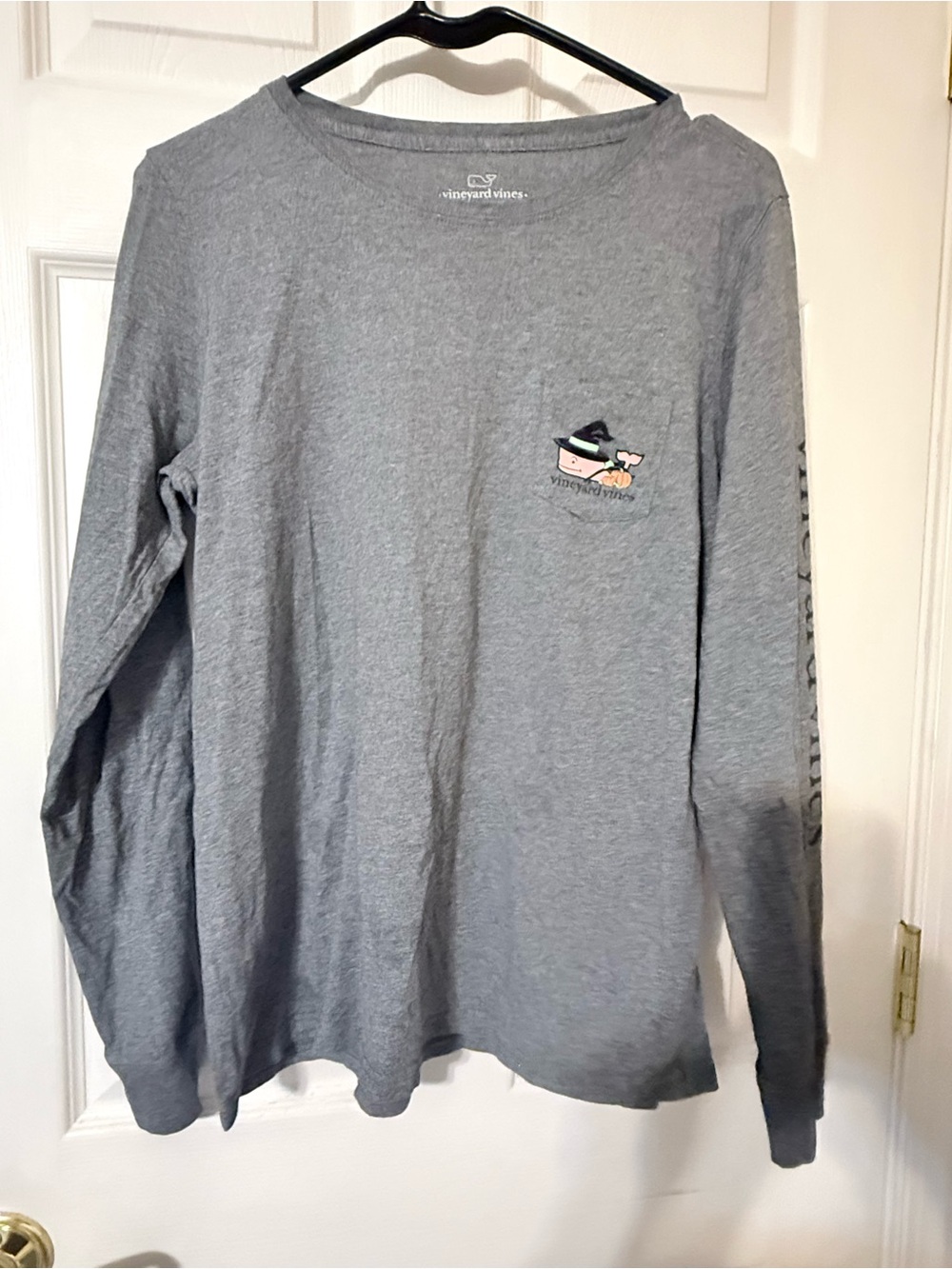 Vineyard Vines Gray Long-Sleeve Pocket Tee with Whale Graphic